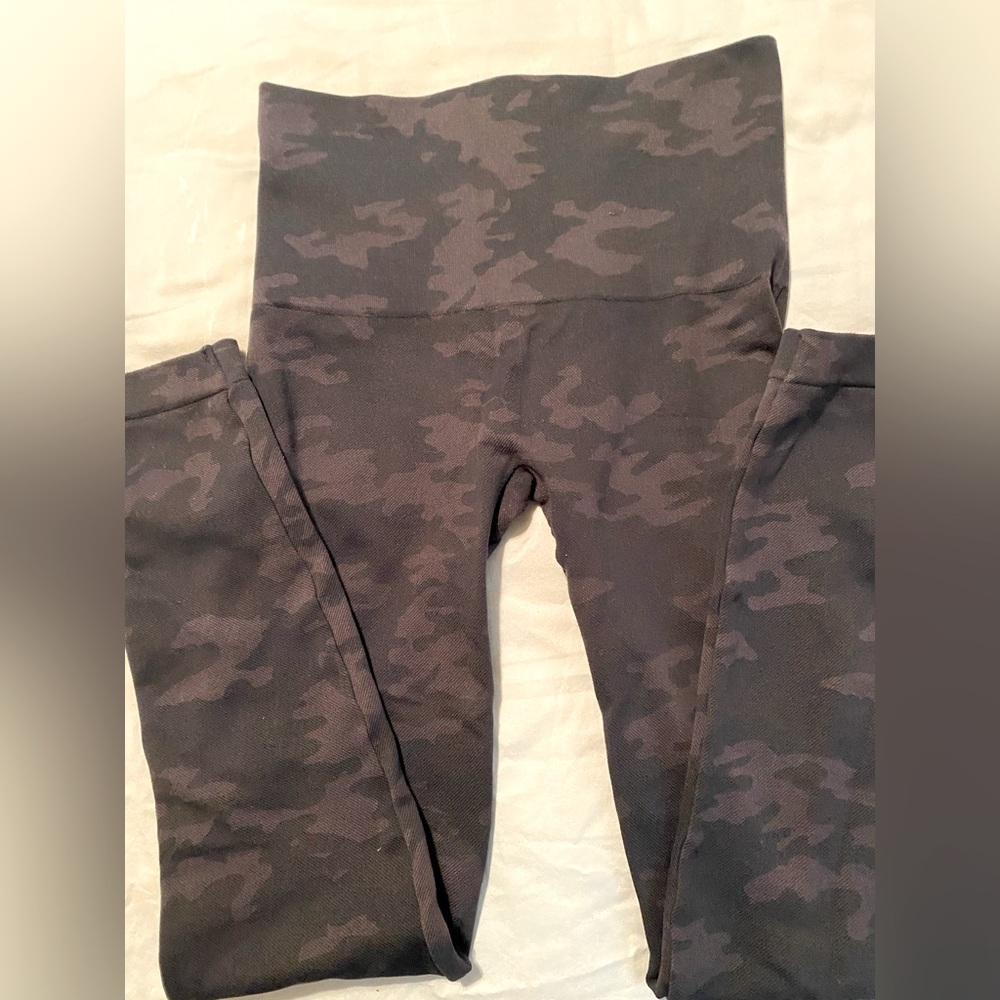 Spanx camouflage leggings, look at me know
